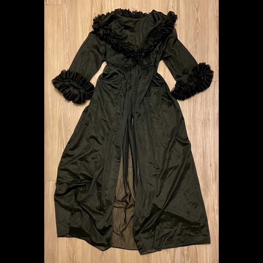 Union Label Nylon Ruffle Ladies Dressing Gown Robe Vintage Lingerie EUC
